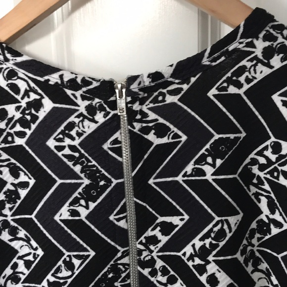 LuLaRoe Amelia Dress - Picture 7 of 9